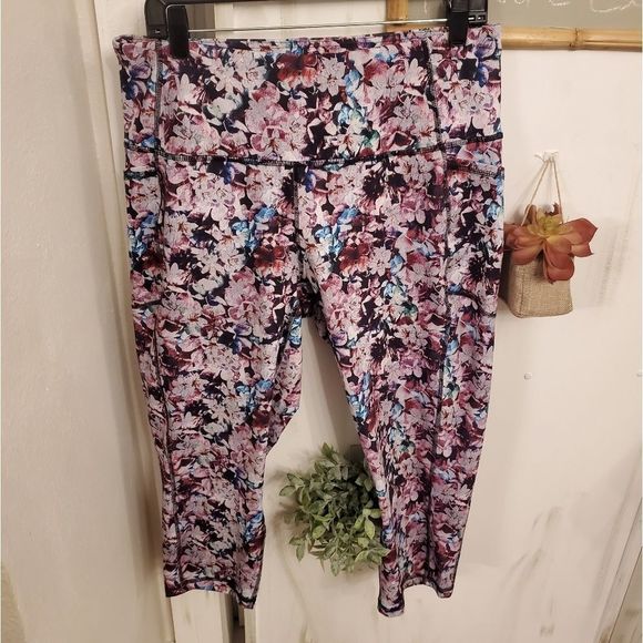 Rbx floral plus high rise capri leggings Plus Size 1X New - Picture 6 of 6